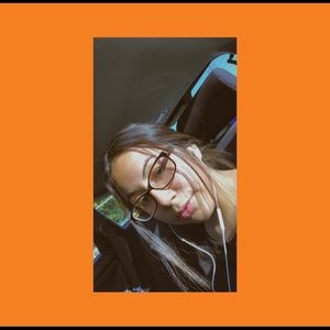 Meet your Posher, Adriana